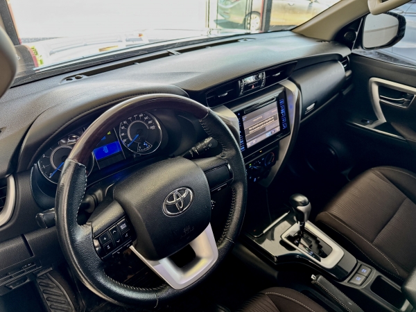 Toyota Hilux SW4 2.7 flex Aut. - 89mil km 2017 SR - 5 lugares