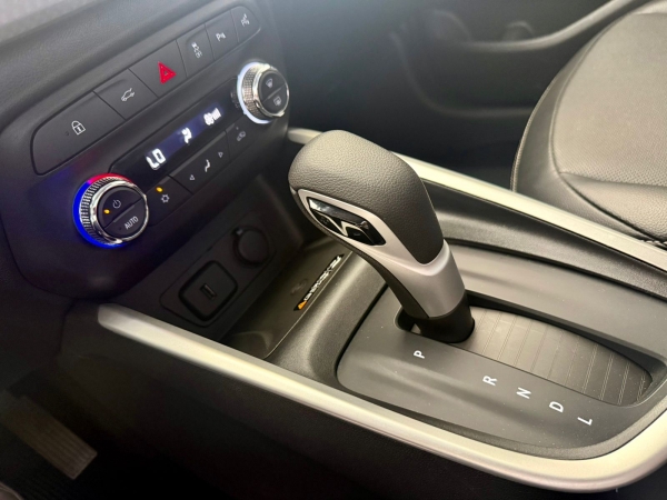 Chevrolet ÔNIX PLUS 1.0 TURBO - Aut Premier II - único dono Premier II