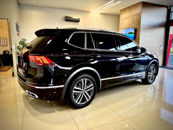 Volkswagem Nova Tiguan 300TSI - 7Lugares 2024 R-LINE + TETO