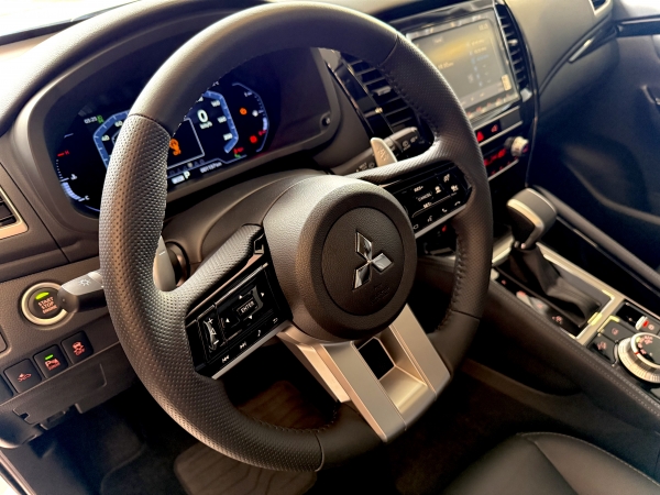 Mitsubishi Pajero Sport 2025 Legend 4x4 Diesel 2024 LEGEND