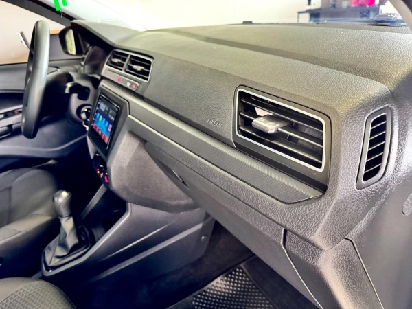 Volkswagem Saveiro 1.6 flex  28mil km - 2023 ROBUST