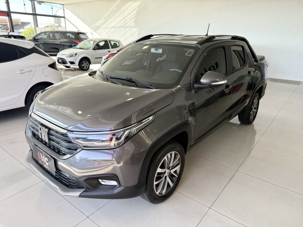 Fiat Strada Cabine Dupla 2023 - 30mil km VOLCANO
