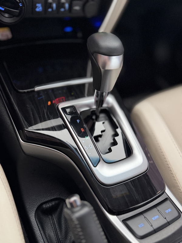 Toyota SW4 DIAMOND 7L - DIESEL 2024 DIAMOND TURBO DIESEL - 7 LUGARES