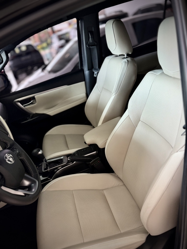 Toyota SW4 DIAMOND 7L - DIESEL 2024 DIAMOND TURBO DIESEL - 7 LUGARES