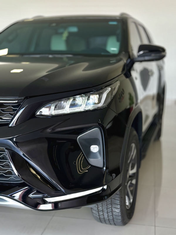 Toyota SW4 DIAMOND 7L - DIESEL 2024 DIAMOND TURBO DIESEL - 7 LUGARES