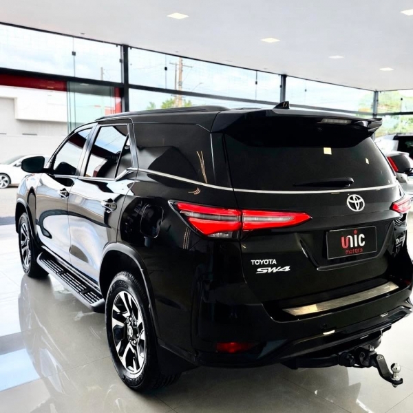Toyota SW4 DIAMOND 7L - DIESEL 2024 DIAMOND TURBO DIESEL - 7 LUGARES