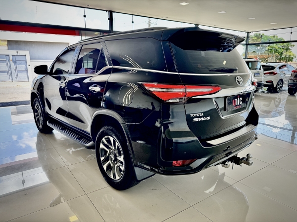 Toyota SW4 DIAMOND 7L - DIESEL 2022 DIAMOND TURBO DIESEL - 7 LUGARES