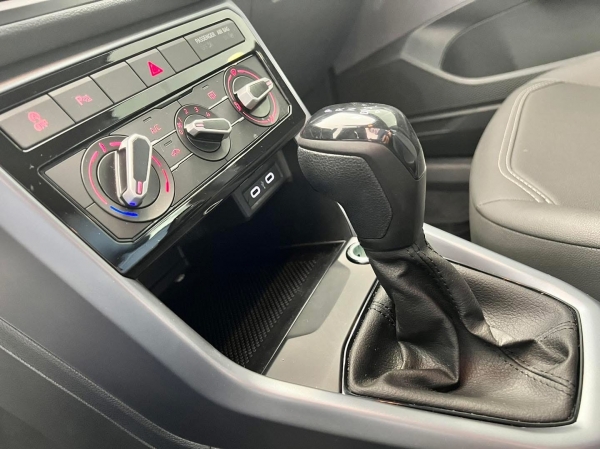 Volkswagem T-CROSS - 200 TSI - 1.0 TURBO FLEX 2024 200 TSI - AUTOMATICO